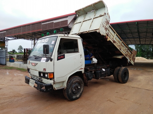 ขายรถ6ล้อดั้มFB112เครื่อง117ดีมีสโลกลางด้วยพร้อมใช่