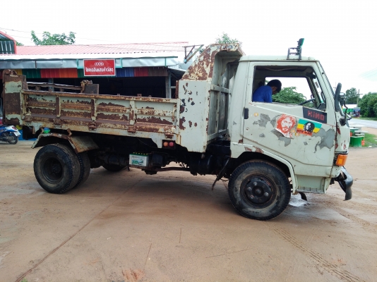 ขายรถ6ล้อดั้มFB112เครื่อง117ดีมีสโลกลางด้วยพร้อมใช่