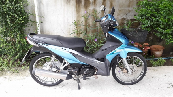 ขาย wave 110 iปี 53  หัวฉีด รถบ้าน  เครื่องเดิมสนิท โซลาวลิ้นไม่ดัง ชุดสีไม่มีแตก สตาร์ทเท้าปกติ ยาง หน้า หลัง เปลี่ยนมาใหม่ ไมวิ่ง 17&times;&times;&times; กว่าโล ระบไฟใช้ใช้ทุกดวง กุญแจใหญ่ ทะเบียนไม่ขาดดต่อ รถอยุ่ดอนเมือง กรุงเทพ  ติดต่อ 0891123302 ราคา