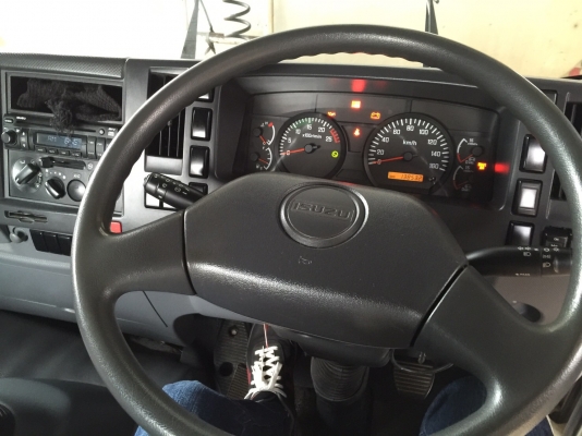 10ล้อหัวลาก360แรงISUZU MP1GXZ77N8T-000991..ปี2555.รถสวยมากๆ.ไมล์1.38แสน รถใช้น้อยมาก ลากถังยางวันละหน..สวยมาก