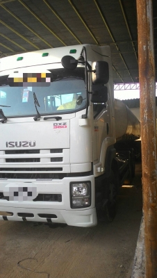 10ล้อหัวลาก360แรงISUZU MP1GXZ77N8T-000991..ปี2555.รถสวยมากๆ.ไมล์1.38แสน รถใช้น้อยมาก ลากถังยางวันละหน..สวยมาก