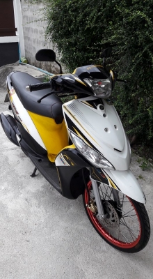 ขาย mio 115 i หัวฉีด ปี 55 ระบบหัวฉีด เครื่องเดิม ชุดสีแท้ๆไม่มีรอยแตก มีรอยบ้างตามการใช้งาน ลงล้อ com ล้อใหม่ ยางใหม่ ออกเต็ม สตาร์ทมือ สตาร์ทเท้าปกติ ใช้งานได้ ระบบเบรคใช้ได้ปกติหน้าหลัง ระบบไฟหน้าปัด ไฟ หน้า ไฟท้าย ติดทุกดวง ทะเบียนไม่ขาดต่อ พรบ.ครบ ภา