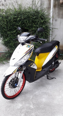 ขาย mio 115 i หัวฉีด ปี 55 ระบบหัวฉีด เครื่องเดิม ชุดสีแท้ๆไม่มีรอยแตก มีรอยบ้างตามการใช้งาน ลงล้อ com ล้อใหม่ ยางใหม่ ออกเต็ม สตาร์ทมือ สตาร์ทเท้าปกติ ใช้งานได้ ระบบเบรคใช้ได้ปกติหน้าหลัง ระบบไฟหน้าปัด ไฟ หน้า ไฟท้าย ติดทุกดวง ทะเบียนไม่ขาดต่อ พรบ.ครบ ภา