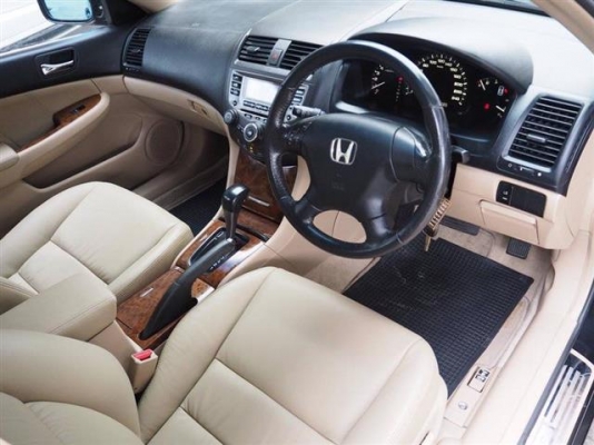 Honda Accord 2.4i-vtec สีดำ ไมเนอร์เชนจ์ ปี2006.