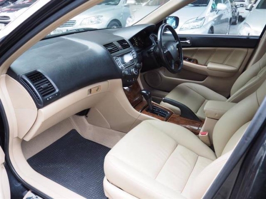 Honda Accord 2.4i-vtec สีดำ ไมเนอร์เชนจ์ ปี2006.