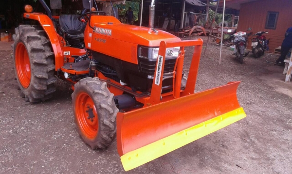 L4508 ใบดันหน้าพร้อมผานหลังเบิกใหม่ จะเอาผาน5 หรือผาน6 ก็เลือกเอาครับ สนใจโทร 081-8527370 สุเทพ