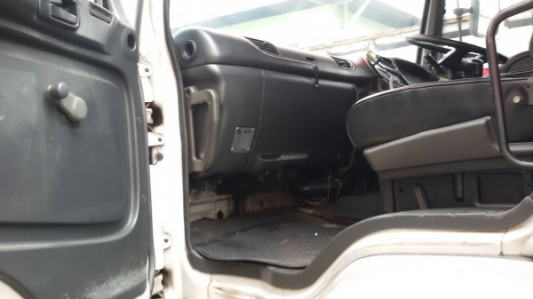 หัวลาก อีชูชุ 270 แรง  ปี 40 (รถน้ำมัน ) สภาพพร้อมใช้งาน  ราคา  900,000 บาท