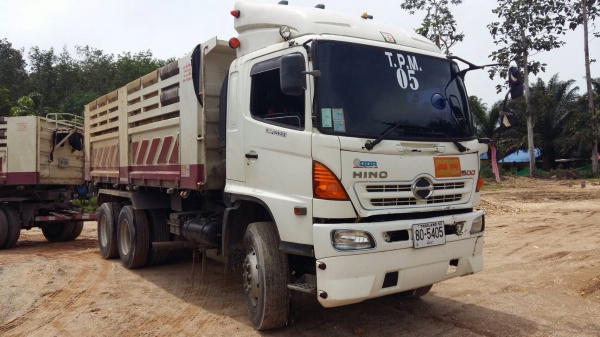 Hino mega  ซีรี่500 พ่วงแม่-ลูก ดั้มสามเพลา