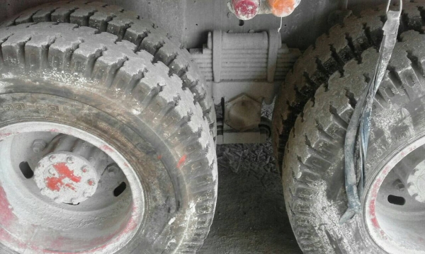 รถนิสสัน  10  ล้อ UD โม่ปูน CW510 / 295 แรงม้า. ปี 54. , ( รถประกอบ. )      สนใจติดต่อ  081 - 6079515