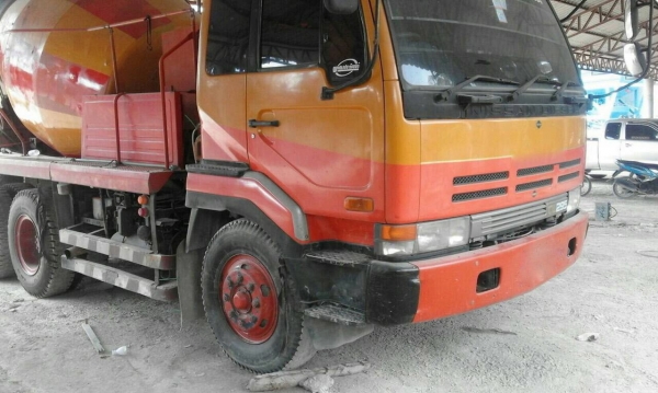 รถนิสสัน  10  ล้อ UD โม่ปูน CW510 / 295 แรงม้า. ปี 54. , ( รถประกอบ. )      สนใจติดต่อ  081 - 6079515