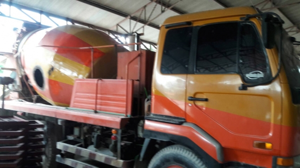 รถนิสสัน  10  ล้อ UD โม่ปูน CW510 / 295 แรงม้า. ปี 54. , ( รถประกอบ. )      สนใจติดต่อ  081 - 6079515