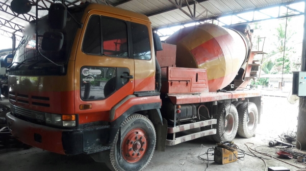 รถนิสสัน  10  ล้อ UD โม่ปูน CW510 / 295 แรงม้า. ปี 54. , ( รถประกอบ. )      สนใจติดต่อ  081 - 6079515