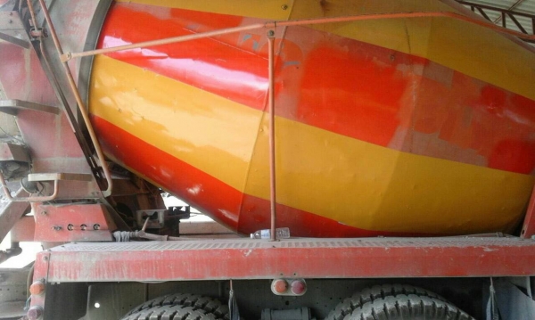 รถนิสสัน  10  ล้อ UD โม่ปูน CW510 / 295 แรงม้า. ปี 54. , ( รถประกอบ. )      สนใจติดต่อ  081 - 6079515