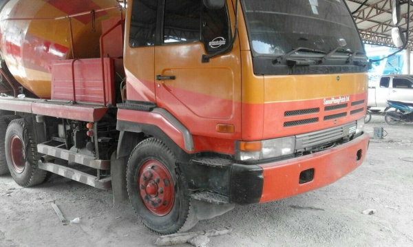 รถนิสสัน  10  ล้อ UD โม่ปูน CW510 / 295 แรงม้า. ปี 54. , ( รถประกอบ. )      สนใจติดต่อ  081 - 6079515