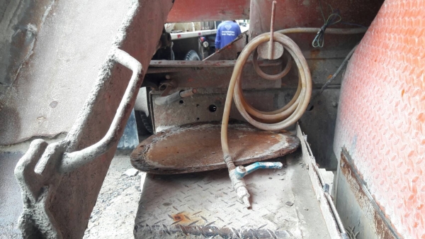 รถนิสสัน  10  ล้อ UD โม่ปูน CW510 / 295 แรงม้า. ปี 54. , ( รถประกอบ. )      สนใจติดต่อ  081 - 6079515