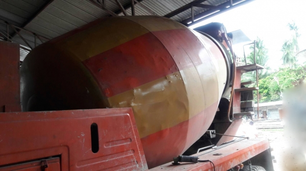 รถนิสสัน  10  ล้อ UD โม่ปูน CW510 / 295 แรงม้า. ปี 54. , ( รถประกอบ. )      สนใจติดต่อ  081 - 6079515