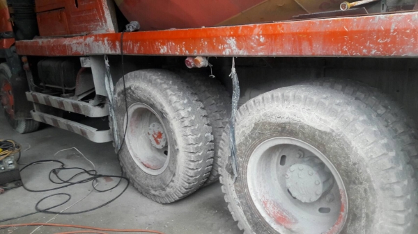 รถนิสสัน  10  ล้อ UD โม่ปูน CW510 / 295 แรงม้า. ปี 54. , ( รถประกอบ. )      สนใจติดต่อ  081 - 6079515