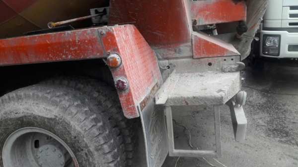 รถนิสสัน  10  ล้อ UD โม่ปูน CW510 / 295 แรงม้า. ปี 54. , ( รถประกอบ. )      สนใจติดต่อ  081 - 6079515