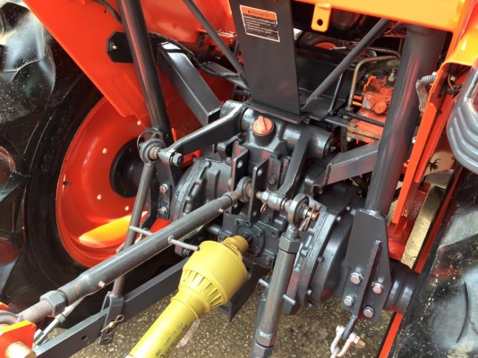 ขายรถไถKubota L3408 (4WD) พร้อมใบมีดหน้า และเครื่องตัดหญ้าLCSใหม่ รถพร้อมใช้งาน