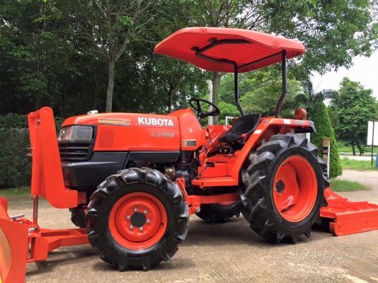 ขายรถไถKubota L3408 (4WD) พร้อมใบมีดหน้า และเครื่องตัดหญ้าLCSใหม่ รถพร้อมใช้งาน