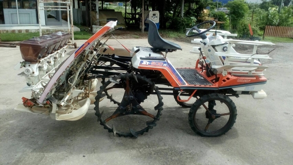 รถดำนาพร้อมชุดใส่ปุ๋ย ยี่ห้อKubota รุ่น S1-500R พร้อมใช้ ขายถูก