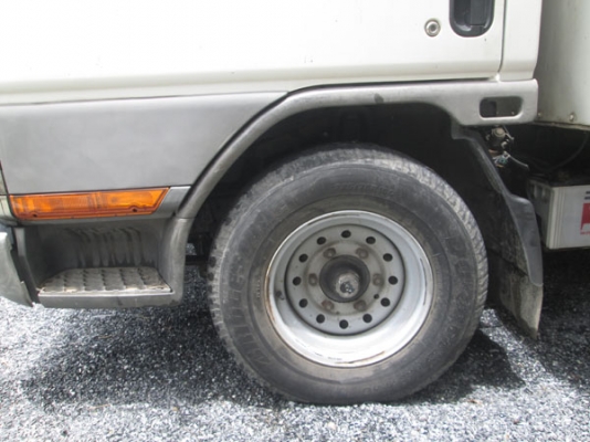 MITSUBISHI FUSO GUTS รถห้างมือเดียว ตู้แห้ง ป้ายเล็กไม่ติดเวลา MITSUBISHI FUSO GUTS รถห้างมือเดียว ตู้แห้ง ป้ายเล็กไม่ติดเวลา