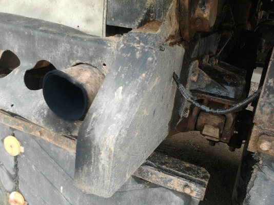 รถอีซูซุ 6 ล้อดั้ม FTR  175 แรงม้า. ปี 35.     สนใจติดต่อ  081 - 6079515