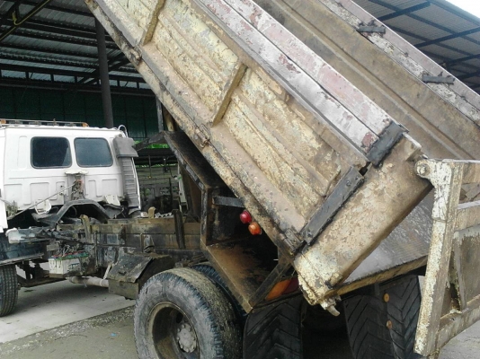 รถอีซูซุ 6 ล้อดั้ม FTR  175 แรงม้า. ปี 35.     สนใจติดต่อ  081 - 6079515