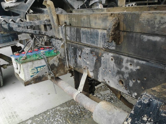 รถอีซูซุ 6 ล้อดั้ม FTR  175 แรงม้า. ปี 35.     สนใจติดต่อ  081 - 6079515