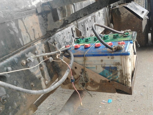 รถอีซูซุ 6 ล้อดั้ม FTR  175 แรงม้า. ปี 35.     สนใจติดต่อ  081 - 6079515