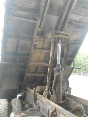 รถอีซูซุ 6 ล้อดั้ม FTR  175 แรงม้า. ปี 35.     สนใจติดต่อ  081 - 6079515