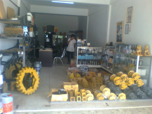 ต้องการเซ้งร้านขายอะไหล่แบคโคพร้อมเครื่องอัดสายไฮโดรลิคในราคา 750000 บาทต้องการสินค้าตัวไหนแยกรายการขายได้คะ สนใจคุยเรื่องราคาได้คะ