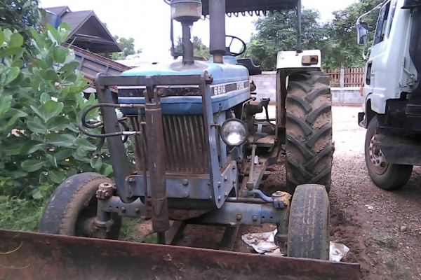 ขายรถไถFORD 6610เสื้อลายแท้  สภาพสวยพร้อมใช้  ติดต่อได้ คุณ อ๊อฟ พิจิตร 086-737-9991