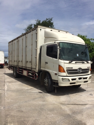 ฮีโน่เมกก้า ซีรี่500 6ล้อตู้ประตู10บาน 212แรงม้า สนใจติดต่อ 097-3597899