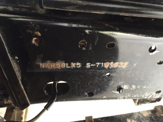 ขายISUZU 6ล้อ NKR.(รถห้าง) หัวการ์ตูนเครื่อง 110 เเรงพร้อมเเอร์ กระบะคาร์โก้พร้อมหลังคาลูกกรง ตะเเกรงรอบจดทะเบียนปี 2539(1996) กะบะวัดในยาว4.30เมตรกว้าง1.90เมตร สภาพพร้อมใช้งานใครต้องการไม่ผิดหวังราคา355,000บาทจัดไฟเเนนได้ทั่วประเทศดูรถได้ที่JJ.AUTOCAR 2