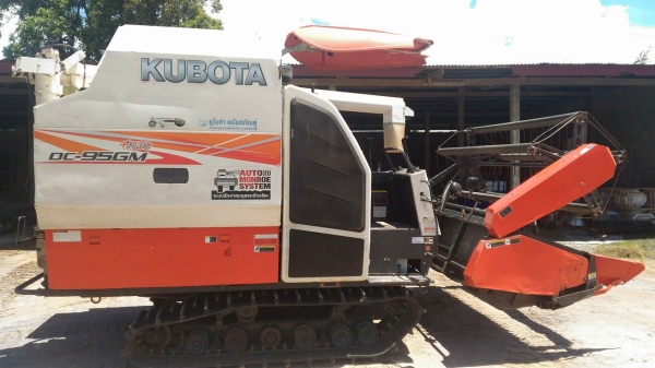 ขายรถเกียวข้าวคูโบต้า95พลัส++++รถปี55ราคาต่อรองได้สนใจติดต่ออาร์ม