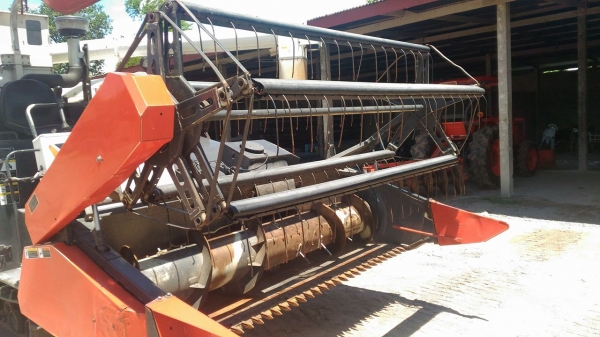 ขายรถเกียวข้าวคูโบต้า95พลัส++++รถปี55ราคาต่อรองได้สนใจติดต่ออาร์ม