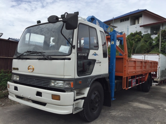 ฮีโน่ 6ล้อติดเครน 3ตัน4ปอก สนใจติดต่อ 097-3597899