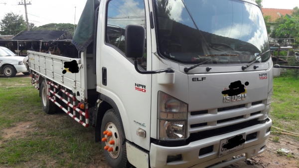 หกล้อ อีซูซุ NPR150ปี56ช่วงยาว 4.30ม หน้าคอนโด สภาพดีสวยจัดเดิมๆไม่มีตำนิใช้งานน้อยวิ่งแค่ 42&times;&times;&times;กม.ขาย 850,000บ ทะเบียนพร้อม โอนจร้า