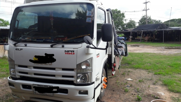 หกล้อ อีซูซุ NPR150ปี56ช่วงยาว 4.30ม หน้าคอนโด สภาพดีสวยจัดเดิมๆไม่มีตำนิใช้งานน้อยวิ่งแค่ 42×××กม.ขาย 850,000บ ทะเบียนพร้อม โอนจร้า หกล้อ อีซูซุ NPR150ปี56ช่วงยาว 4.30ม หน้าคอนโด สภาพดีสวยจัดเดิมๆไม่มีตำนิใช้งานน้อยวิ่งแค่ 42×××กม.ขาย 850,000บ ทะเบียนพร้อม โอนจร้า