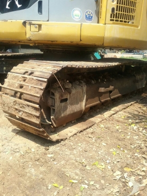 ขายรถแบคโฮ KOMATSU PC128US-2E1 เอกสารอินวอย 13300 ชม.ราคา 900000