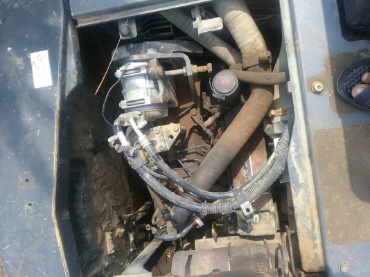 ขายรถแบคโฮ KOMATSU PC128US-2E1 เอกสารอินวอย 13300 ชม.ราคา 900000