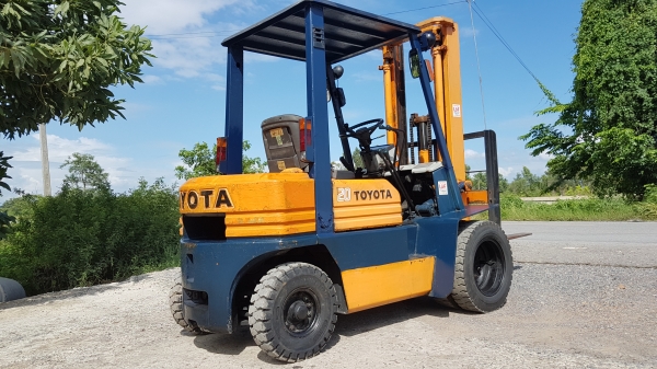 ขายด่วนรถยกดีเซลT0YOTA5FD20ยก2.0ตันยกสุง3.5เมตรทูฟรียางหน้าคู้ยางหลังตันรถนอกเพิ่งนำเข้ามาใหม่สถาพดีพร้อมใช้ยังไม่เคยใช้งานไทยเลย