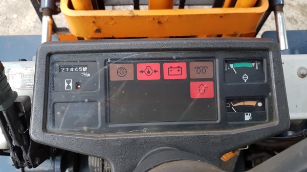 ขายด่วนรถยกดีเซลT0YOTA5FD20ยก2.0ตันยกสุง3.5เมตรทูฟรียางหน้าคู้ยางหลังตันรถนอกเพิ่งนำเข้ามาใหม่สถาพดีพร้อมใช้ยังไม่เคยใช้งานไทยเลย