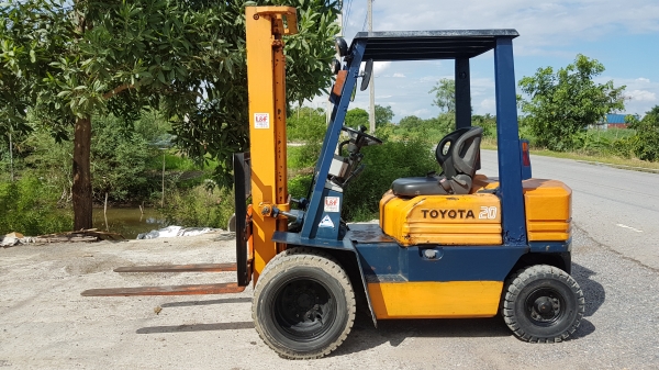 ขายด่วนรถยกดีเซลT0YOTA5FD20ยก2.0ตันยกสุง3.5เมตรทูฟรียางหน้าคู้ยางหลังตันรถนอกเพิ่งนำเข้ามาใหม่สถาพดีพร้อมใช้ยังไม่เคยใช้งานไทยเลย