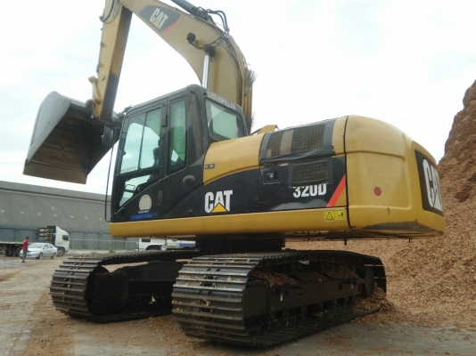 ขายรถแบคโฮ CAT 320 D เอกสารอินวอย 19000 ชม.ราคา 1850000