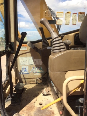 ขายรถแบคโฮ CAT 308B SR คอลโทรลสั้น รถนอกนำเข้าจากญี่ปุ่น สภาพสวยพร้อมใช้ มีVDOการทำงานครับ ขายรถแบคโฮ CAT 308B SR คอลโทรลสั้น รถนอกนำเข้าจากญี่ปุ่น สภาพสวยพร้อมใช้ มีVDOการทำงานครับ