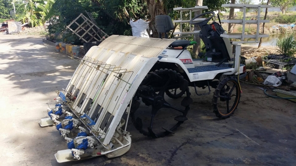 รถดำนานั่งขับ ISEKI  รุ่น PA600HD เก่าญี่ปุ่น  ดำนา 6 แถว สภาพสวย