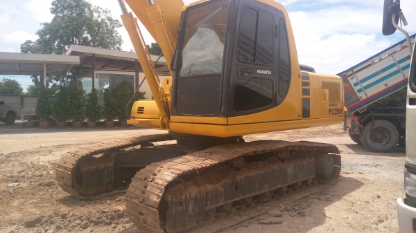 รถแบคโฮร สภาพสวยพร้อมใช้งาน PC200-6