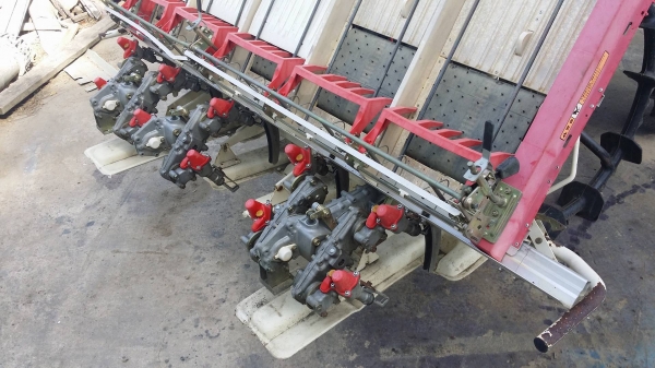 รถดำนานั่งขับ YANMAR รุ่น RR500 เก่าญี่ปุ่น  ดำนา 5 แถว  สภาพสวย